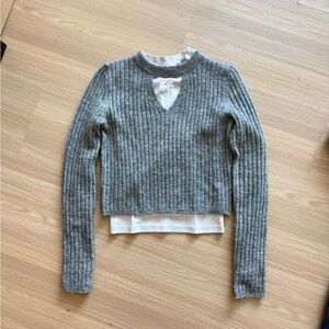 Real 2 Pieces
Gray Ribbed Crew Neck Sweater & Long Sleeve Tshirt